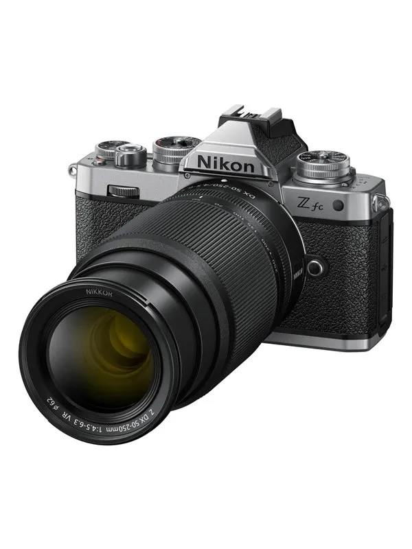 Nikon Z fc + Z DX 16-50 mm f/3.5-6.3 + Z DX 50-250 f/4.5-6.3 kit