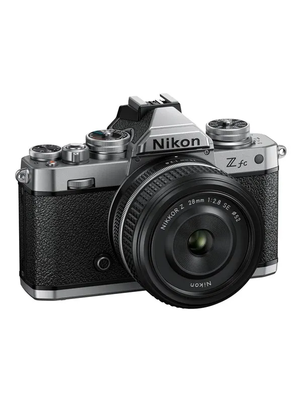 Nikon Z fc + Z 28 mm f/2.8 SE