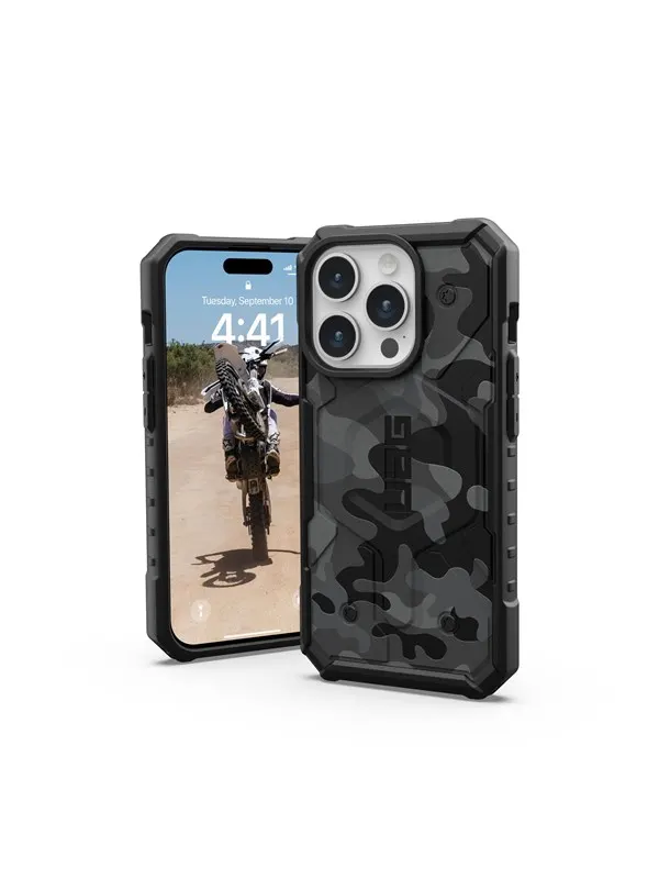 UAG Pathfinder SE MagSafe midnight camo - iPhone 15 Pro