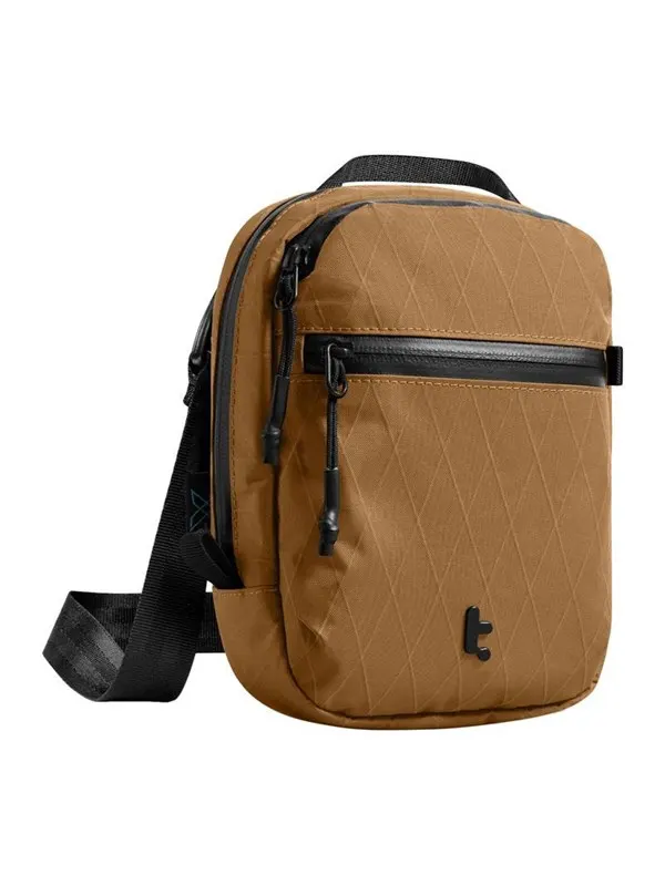 Tomtoc Aviator-T37 travel bag with shoulder strap